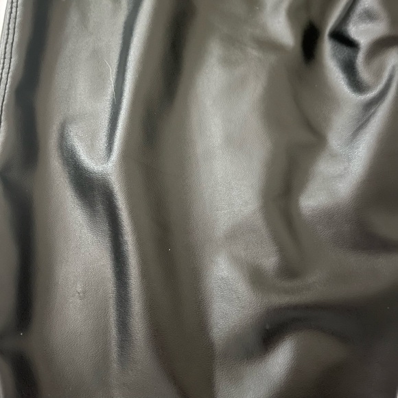 Medium Faux Leather Pants Black - Picture 2 of 5